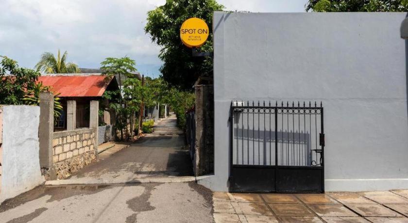 Spot On 2063 Bethania Residence Kupang  Exterior foto