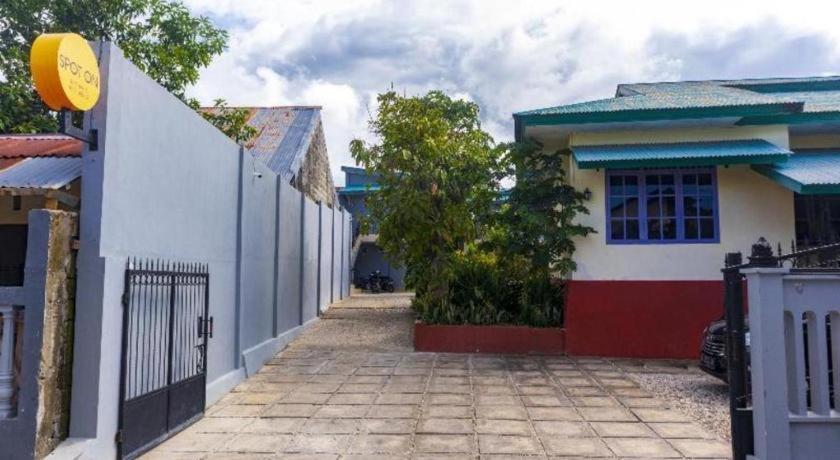 Spot On 2063 Bethania Residence Kupang  Exterior foto
